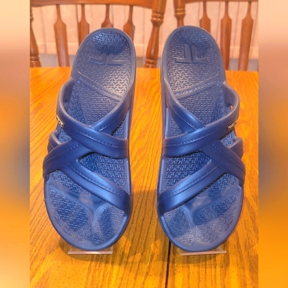 Telic women's size 10 or men's size 9 Mallory slides. - Picture 3 of 7